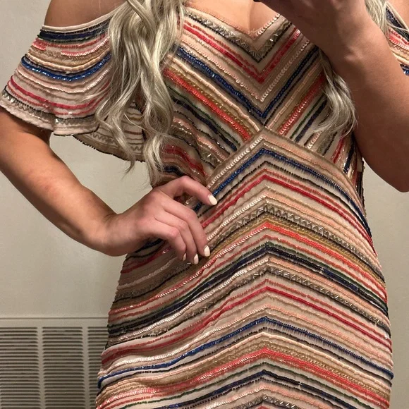 $498 Parker Jerry Dress Size small cold shoulder Draped sleeve beaded dress - Picture 15 of 16